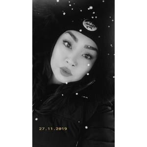 Meet your Posher, Adriena caitlyn